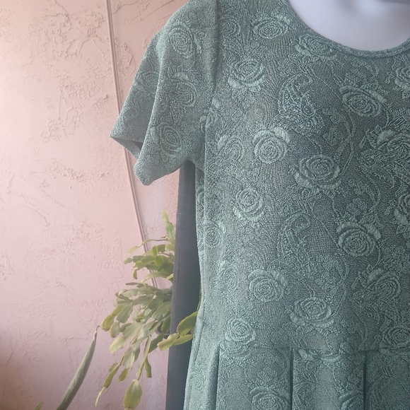 Lularoe Brand New pretty green colored dresa - Picture 4 of 4